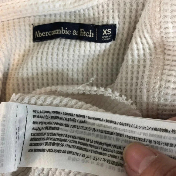 Abercrombie & Fitch Women Long Sleeves Top sweater size Xs - Picture 3 of 3